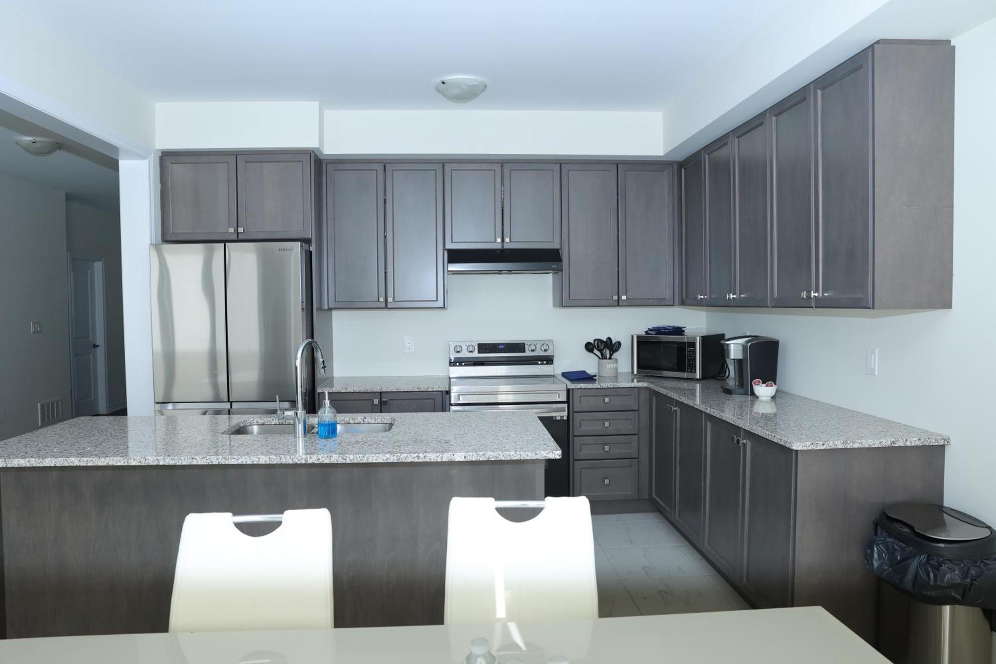 Only 10 Mins From Niagara Falls Holiday home