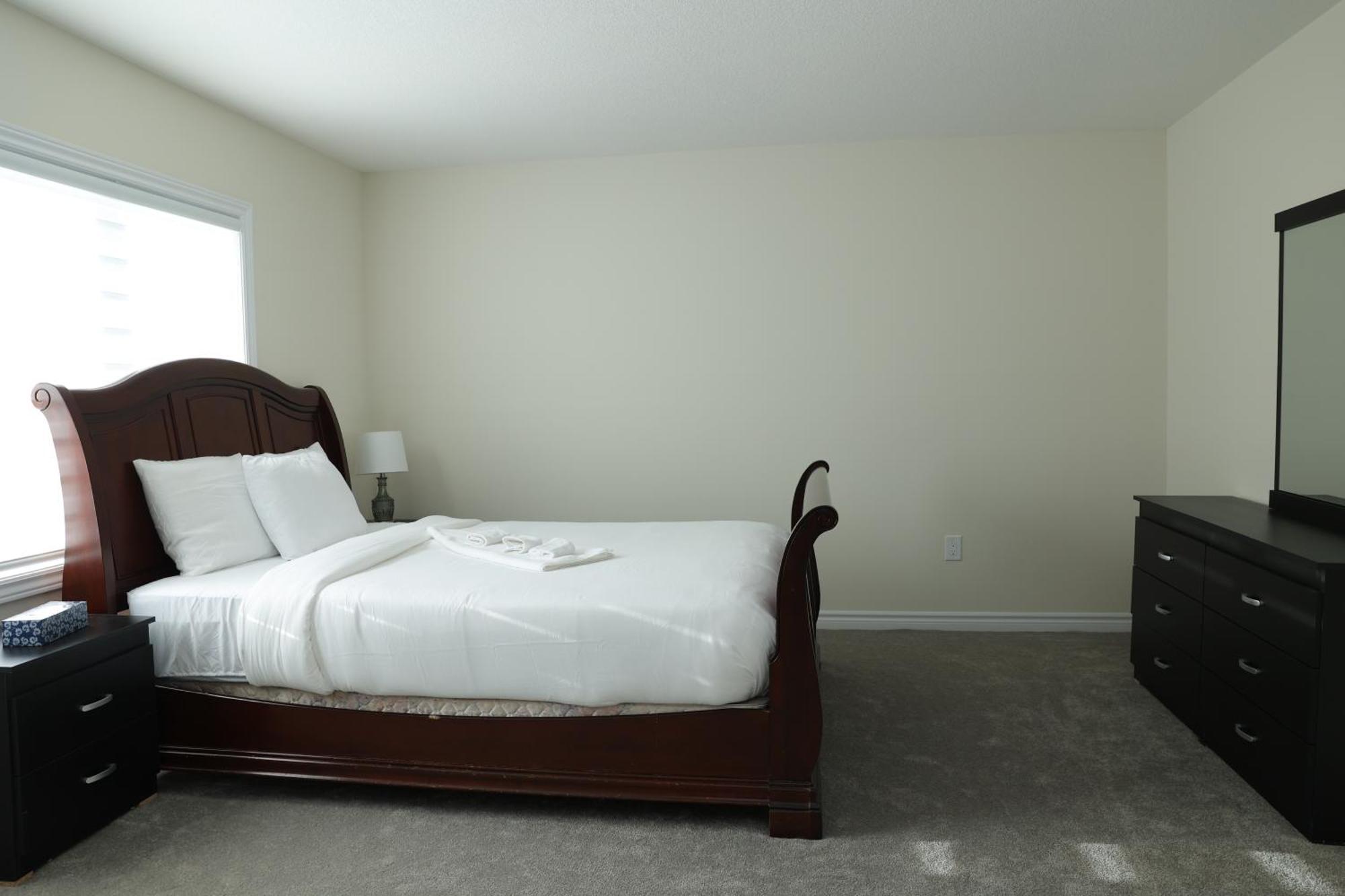 Holiday home Only 10 Mins From Niagara Falls Thorold